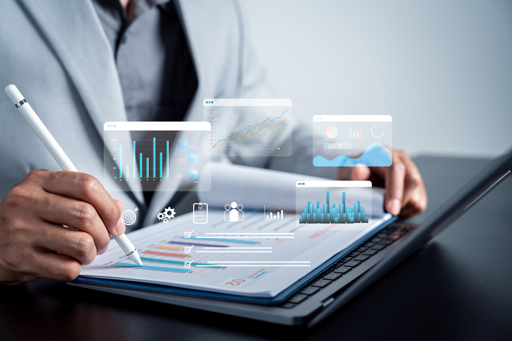 Planification financière et analyse de données avec graphiques et interface analytique, stratégie budgétaire et de rentabilité, rapports et prévisions.